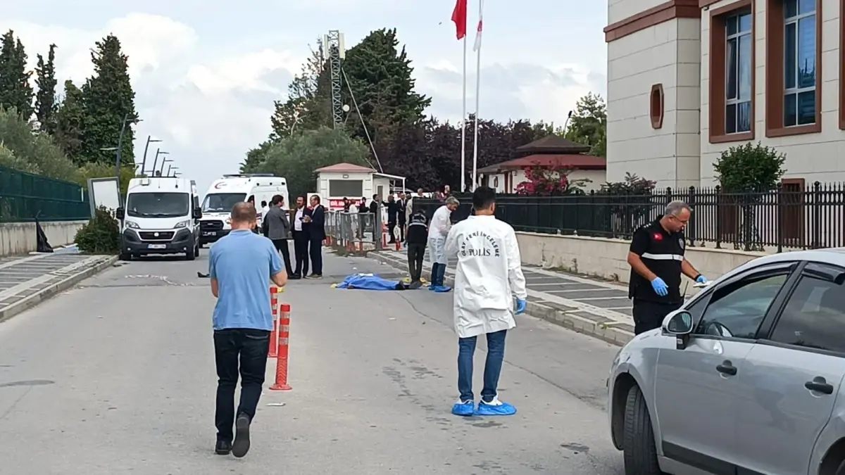Yalova Adliyesi Önünde Silahlı Saldırı: 1 Kişi Hayatını Kaybetti