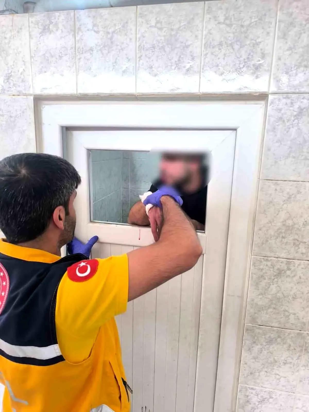 Batman’da Cami Tuvaletinde Gerilim: Yardıma Ekipler Koştu