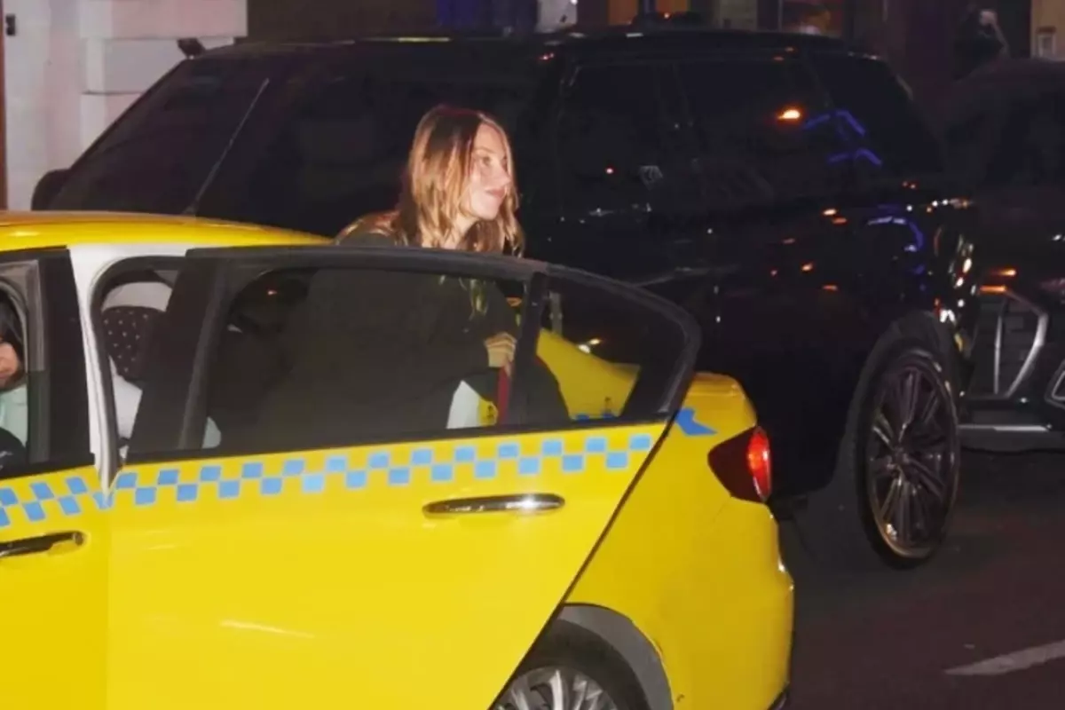 Tuba Ünsal Taksiye Bindi, Mesafe Tartışması Nedeniyle Araçtan İndi
