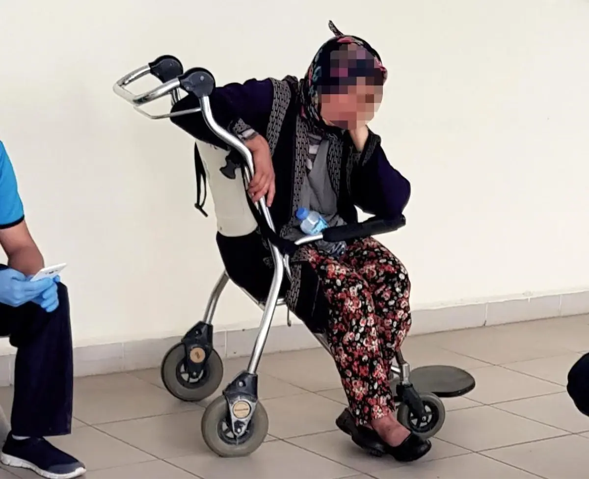 İzmir Tire'de Şok Olay: Yeni Doğan Bebeğini Köprünün Altına Gömdüğü Öne Sürüldü İzmir Tire'de Şok Olay: Yeni Doğan Bebeğini Köprünün Altına Gömdüğü Öne Sürüldü