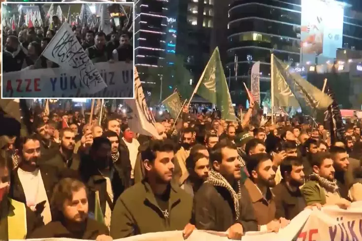 İstanbul'da İsrail'in Saldırılarına Karşı Gece Boyunca Protesto İstanbul'da İsrail'in Saldırılarına Karşı Gece Boyunca Protesto