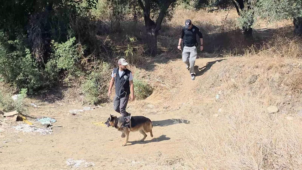 İzmir Tire’de Bebek Gömme Olayı: 5 Kişi Gözaltına Alındı İzmir Tire’de Bebek Gömme Olayı: 5 Kişi Gözaltına Alındı