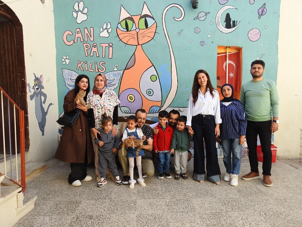 Otizmli Çocuklar Kedi Evinde Sevgi Dolu Bir Gün Geçirdi