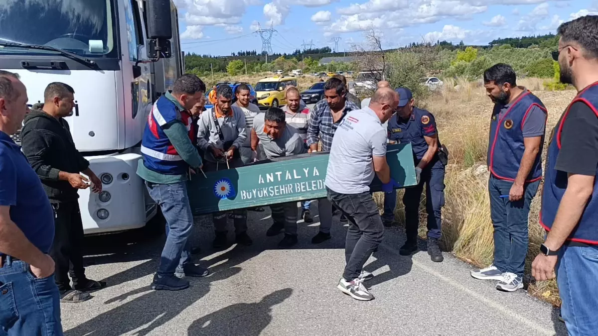 Manavgat’ta Mesai Arkadaşını Bıçakladı