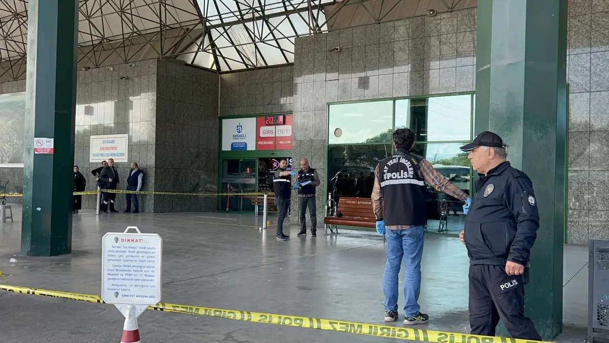 Terminalde Korku Dolu Anlar: Uzman Çavuş Polis İle Çatıştı