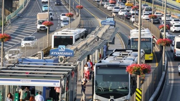 29 Ekim'de Toplu Taşıma Ücretsiz Olacak 29 Ekim'de Toplu Taşıma Ücretsiz Olacak