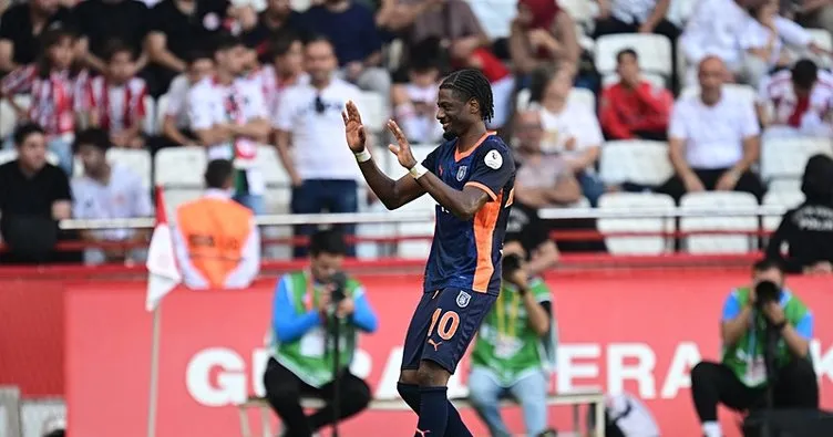 Trendyol Süper Lig: Başakşehir, Antalyaspor Deplasmanında Farklı Kazandı