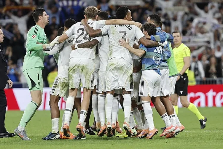 Real Madrid’e Zeki Çelik Önerisi Real Madrid’e Zeki Çelik Önerisi