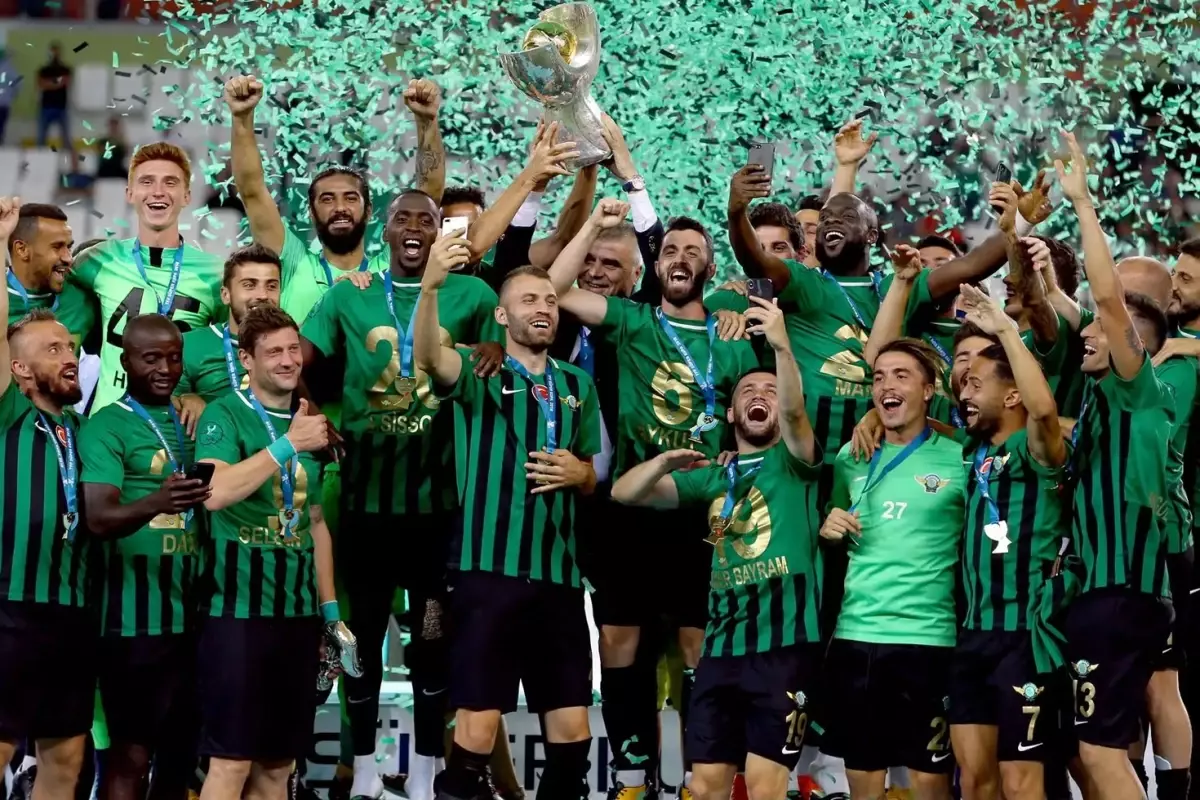 Bir Dönemin Efsanesi Akhisarspor Sahalardan Silindi