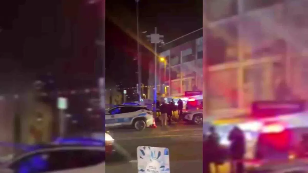 Esenyurt’ta 17 Yaşındaki Genç Bıçaklanarak Hayatını Kaybetti Esenyurt’ta 17 Yaşındaki Genç Bıçaklanarak Hayatını Kaybetti