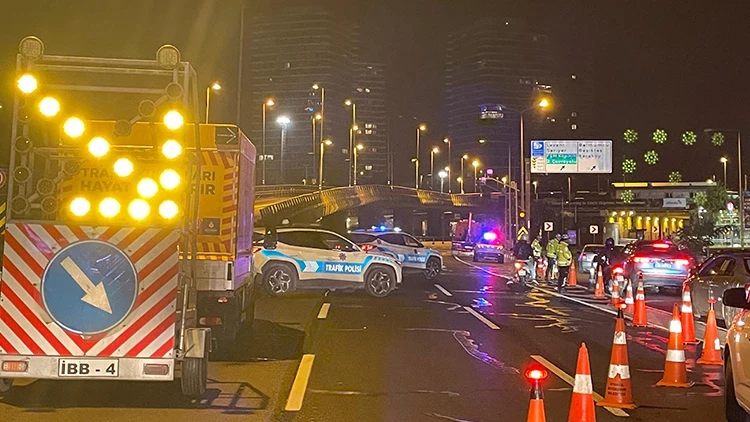 İstanbul Maratonu Nedeniyle Bazı Yollar Trafiğe Kapatıldı İstanbul Maratonu Nedeniyle Bazı Yollar Trafiğe Kapatıldı