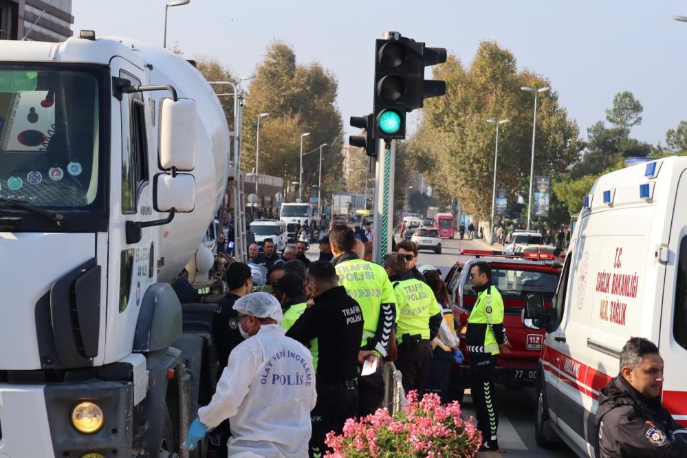 Yalova’da Beton Mikserinin Altında Kalan Kadın Hayatını Kaybetti Yalova’da Beton Mikserinin Altında Kalan Kadın Hayatını Kaybetti