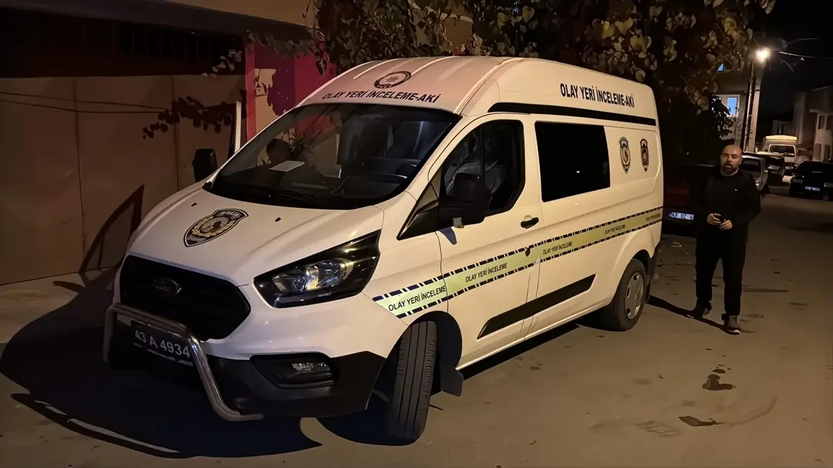 Kütahya’da Yeni Doğan Bebek Havalandırma Boşluğuna Atıldı Kütahya’da Yeni Doğan Bebek Havalandırma Boşluğuna Atıldı
