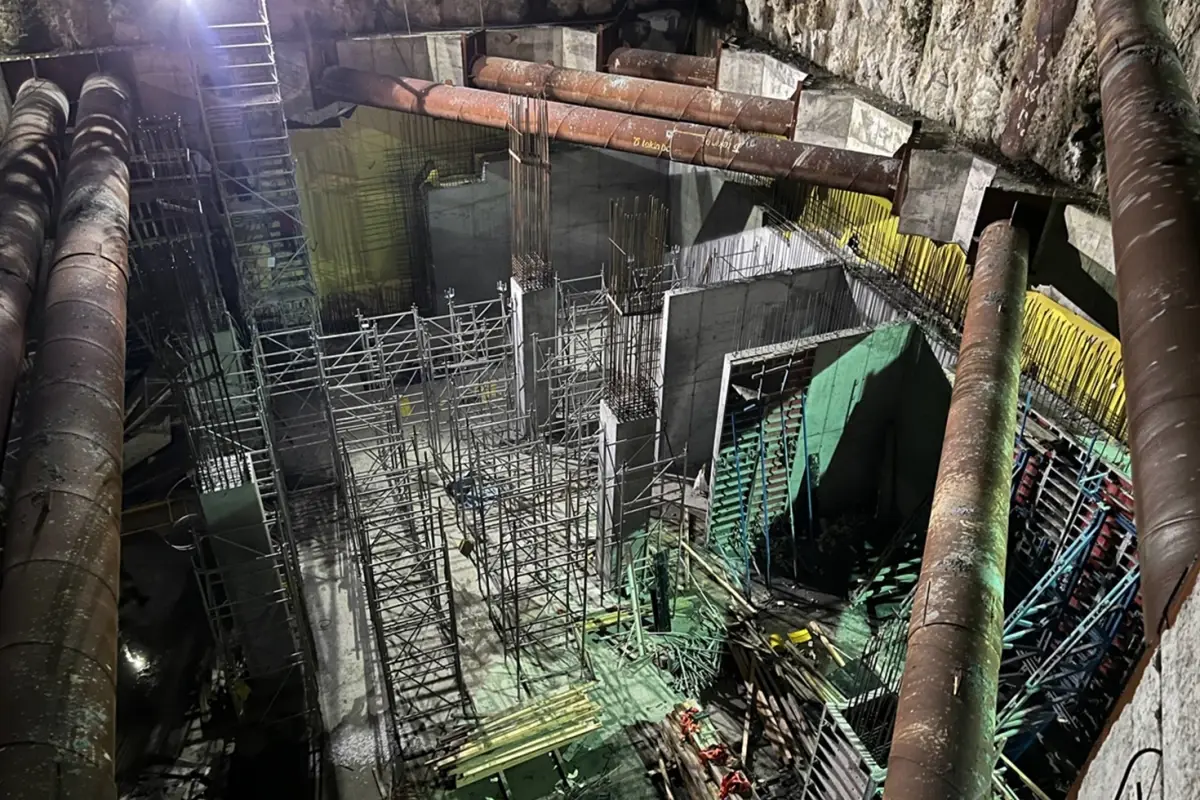 İstanbul Kabataş'taki Metro İnşaatında İskele Çöktü: 1 İşçi Hayatını Kaybetti, 2 Yaralı