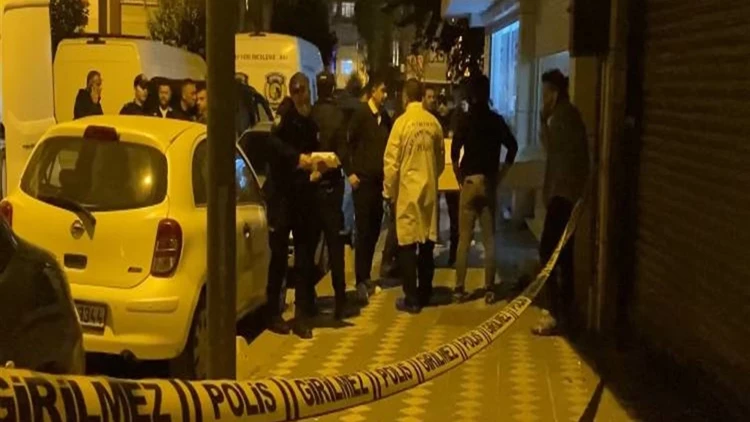 Zeytinburnu’nda İş Yerindeki Tartışma Silahlı Çatışmaya Döndü: 2 Ölü, 1 Yaralı Zeytinburnu’nda İş Yerindeki Tartışma Silahlı Çatışmaya Döndü: 2 Ölü, 1 Yaralı