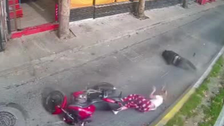 İstanbul'da Dehşet Anları: Motosikletten Düşen İki Kardeş Metrelerce Sürüklendi