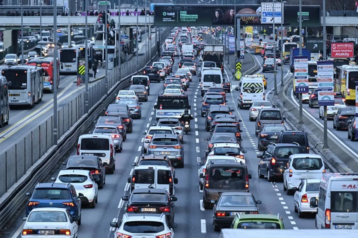 Motorine Bu Gece Yarısı 2 Lira 44 Kuruşluk İndirim Geliyor Motorine Bu Gece Yarısı 2 Lira 44 Kuruşluk İndirim Geliyor