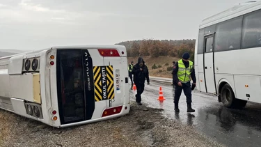 Konya Beyşehir’de Feci Kaza Okul Servisi Devrildi: 28’i Öğrenci Toplam 29 Yaralı