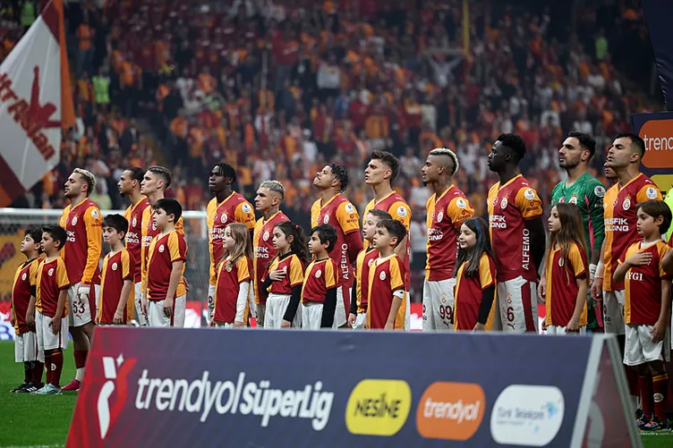Galatasaray’da İki Önemli Maç Öncesi 10 Oyuncu Eksikliğiyle Karşı Karşıya Galatasaray’da İki Önemli Maç Öncesi 10 Oyuncu Eksikliğiyle Karşı Karşıya