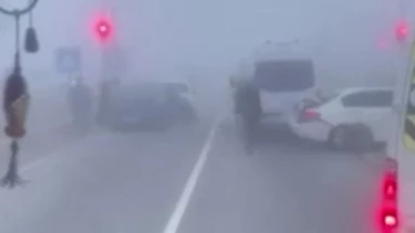 Ankara Akyurt'ta Zincirleme Kaza: 4 Araç Birbirine Girdi Ankara Akyurt'ta Zincirleme Kaza: 4 Araç Birbirine Girdi
