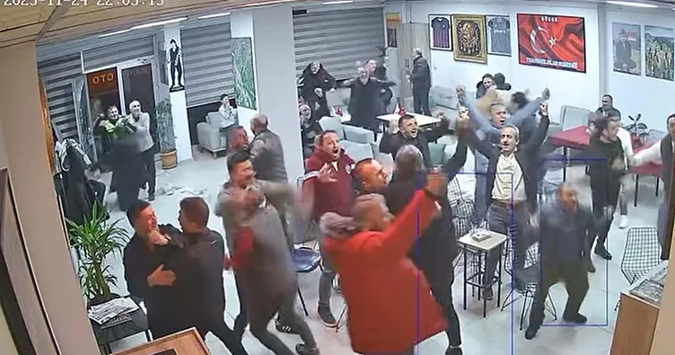 Trabzonspor Taraftarını Son Dakika Golü Ayağa Kaldırdı! Trabzonspor Taraftarını Son Dakika Golü Ayağa Kaldırdı!