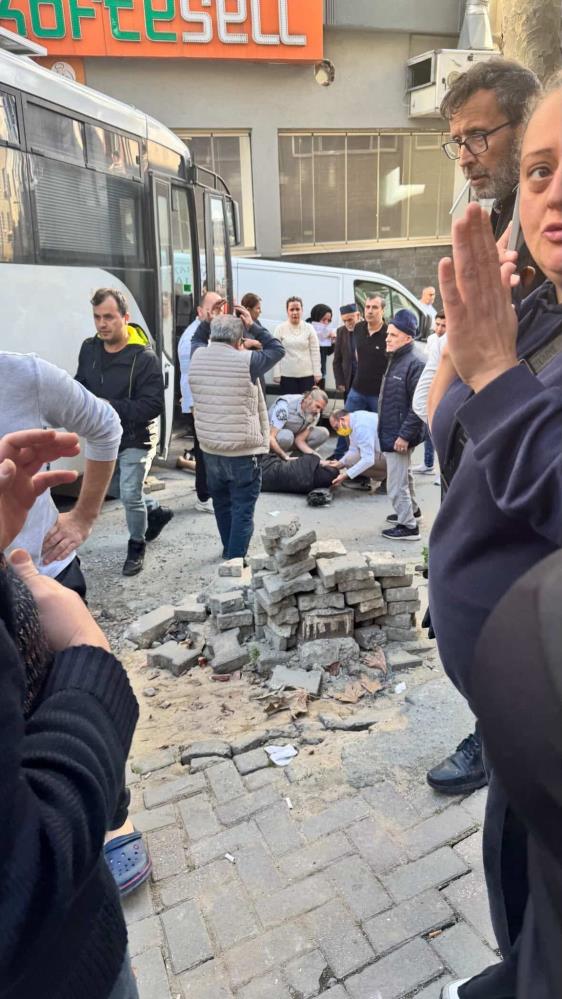 İstanbul’da Minibüs Faciası: Eşinin Aracından İnerken Hayatını Kaybetti