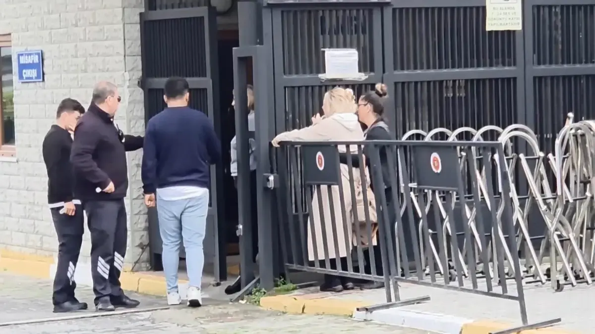 Üç Kişiyi Öldürüp Kaçtı, Market Çalışanına Bunu Söyledi: “Sen Beni Tanımıyorsun Ama…”
