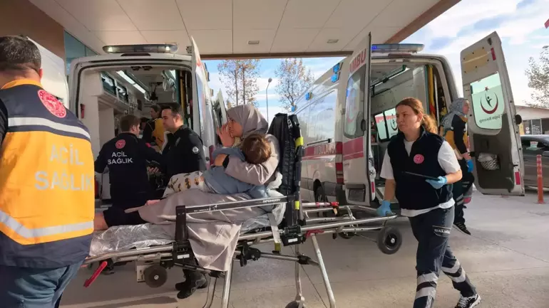İnegöl'de 2 Yaşındaki Çocuk Balkondan Düşerek Ağır Yaralandı