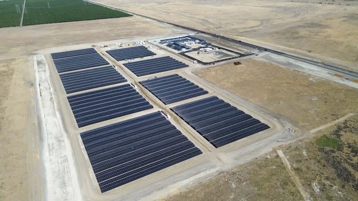 Tesla, En Büyük Supercharger İstasyonunu Hizmete Açtı Tesla, En Büyük Supercharger İstasyonunu Hizmete Açtı