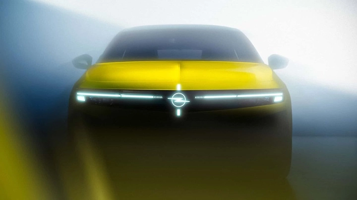 Yeni Opel Astra İlk Kez Görüldü: Makyajlı Versiyon İçin Geri Sayım Başladı