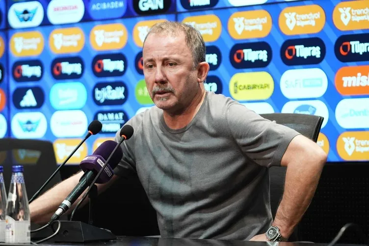 Beşiktaş’ta Dört Futbolcuyla Yollar Ayrılıyor: Ocak Ayı İçin Ayrılık Sinyali