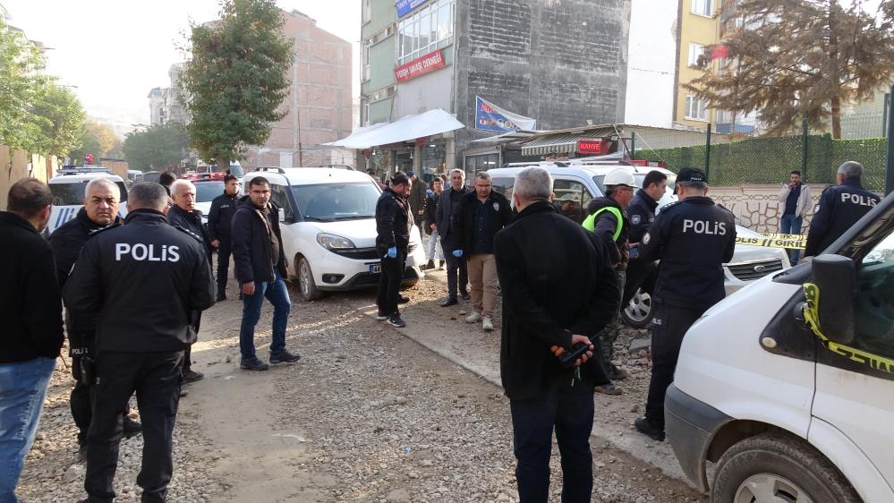 Malatya’da Silahlı Kavga: 3 Yaralı, 7 Gözaltı Malatya’da Silahlı Kavga: 3 Yaralı, 7 Gözaltı