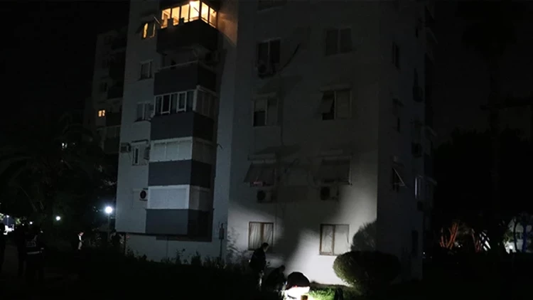 Antalya’da 8. Kattan Düşen Yaşlı Kadın Hayatını Kaybetti