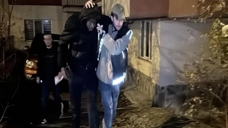 Evinde Uyuşturucu Satarken Yakalanan Şüpheli Tutuklandı