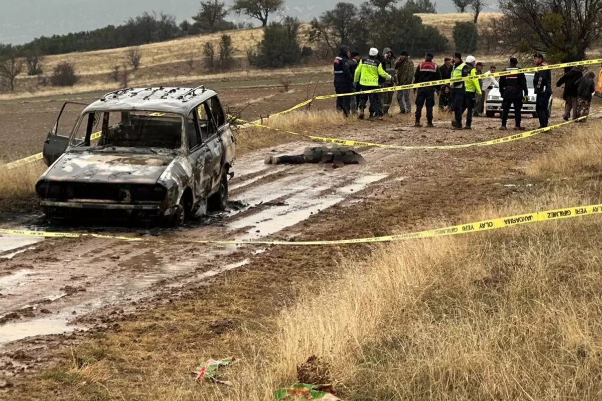 Böyle Vahşet Görülmedi Yanmış Otomobilin Yanında Başsız Ceset Bulundu Böyle Vahşet Görülmedi Yanmış Otomobilin Yanında Başsız Ceset Bulundu