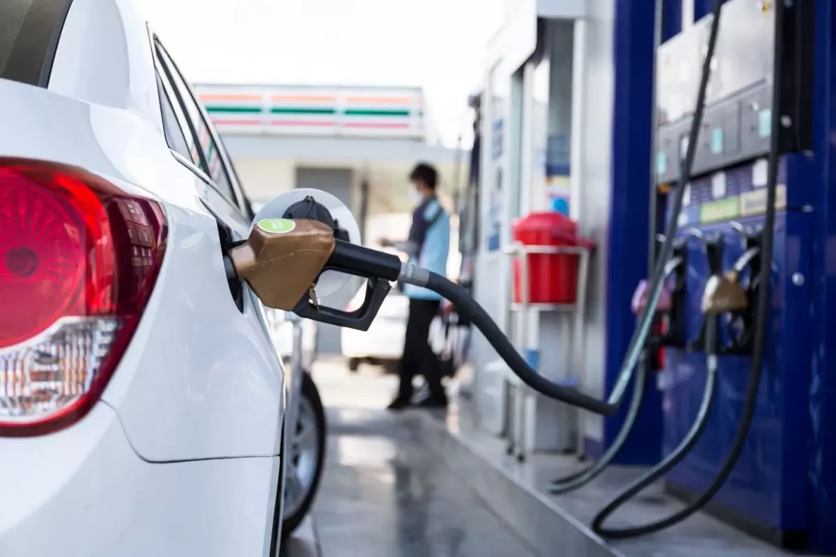 Türkiye'de 600'den Fazla Şubesi Bulunan Akaryakıt Devi Satılıyor
