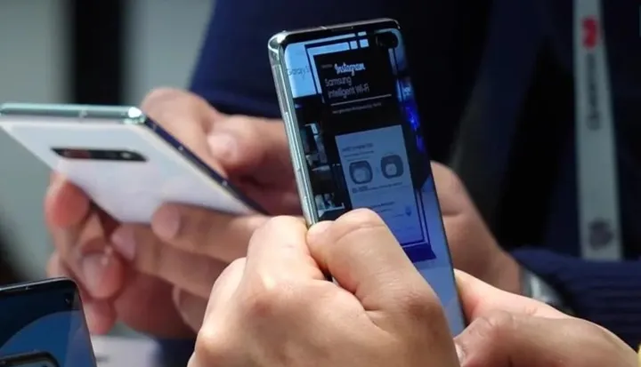 Yükselen DRAM Fiyatları MicroSD Kartlı Telefonları Geri Getiriyor Yükselen DRAM Fiyatları MicroSD Kartlı Telefonları Geri Getiriyor