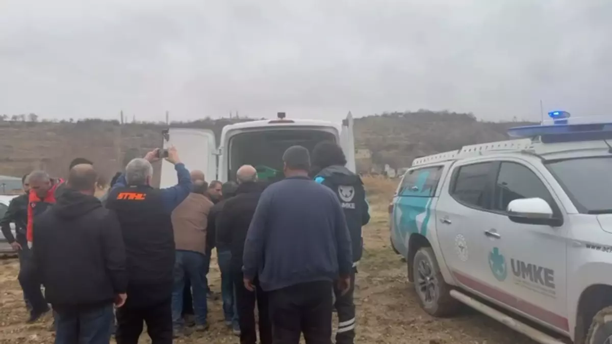 Malatya’da Kayıp Olarak Aranan Alzheimer Hastası Yaşamını Yitirmiş Halde Bulundu Malatya’da Kayıp Olarak Aranan Alzheimer Hastası Yaşamını Yitirmiş Halde Bulundu