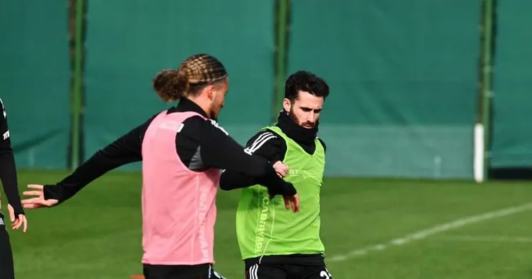 Beşiktaş'ta Kanat Alarmı: Sergen Yalçın İki Farklı Oyun Planı Hazırladı