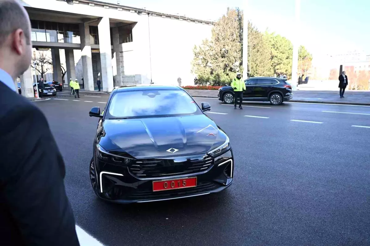 Bakan Kacır, Bütçe Görüşmelerine Togg’un Yeni Modeli T10F ile Geldi