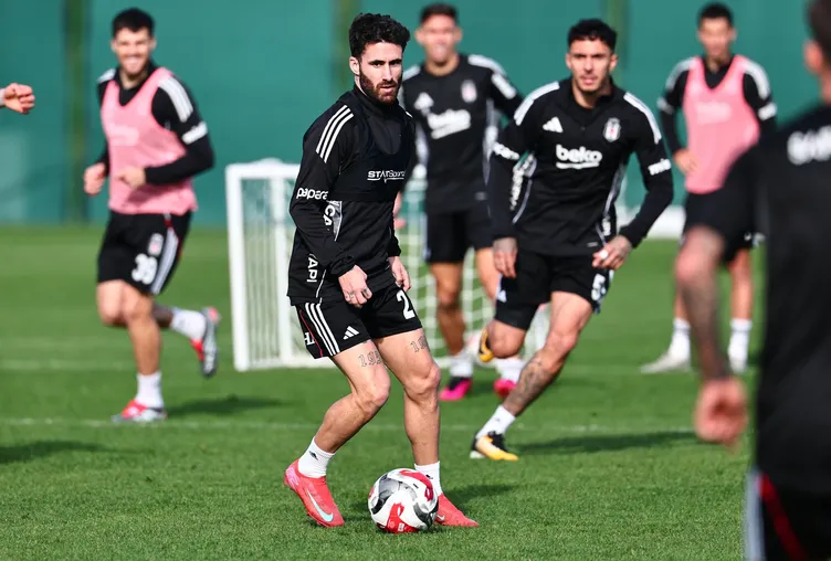 Beşiktaş’ta Rafa Silva Belirsizliği Sürüyor: Portekiz’den Çelişkili İddialar Beşiktaş’ta Rafa Silva Belirsizliği Sürüyor: Portekiz’den Çelişkili İddialar