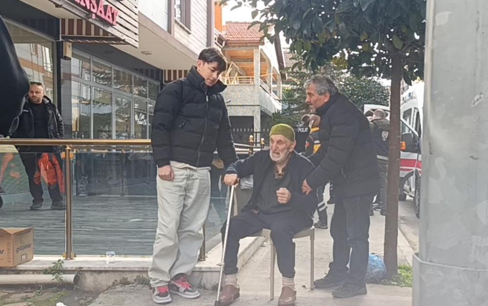 Sakarya Karasu’da Şüpheli Ölüm: 67 Yaşındaki Erdoğan Tunca Evinde Ölü Bulundu Sakarya Karasu’da Şüpheli Ölüm: 67 Yaşındaki Erdoğan Tunca Evinde Ölü Bulundu
