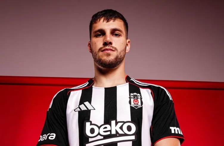 Beşiktaş'ta Sol Bek Operasyonu: Hedefte Lucas Piton Var Beşiktaş'ta Sol Bek Operasyonu: Hedefte Lucas Piton Var