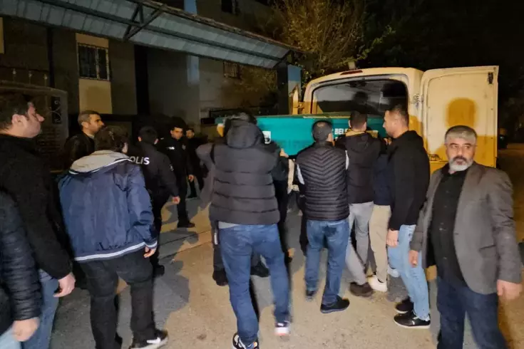 Adana’da Baba İki Çocuğunu Silahla Vurduktan Sonra Yaşamına Son Verdi