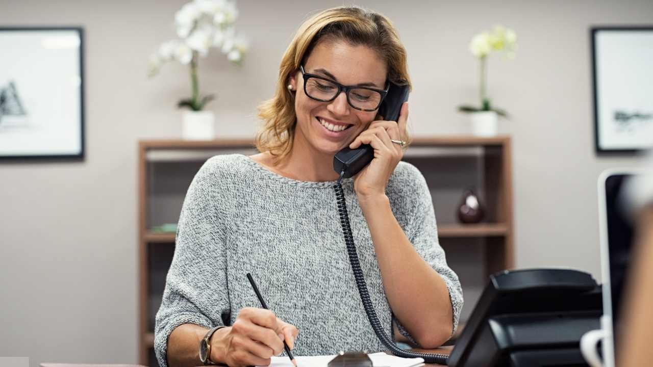 0850 430 31 29 Kimdir? Neden Arıyor?