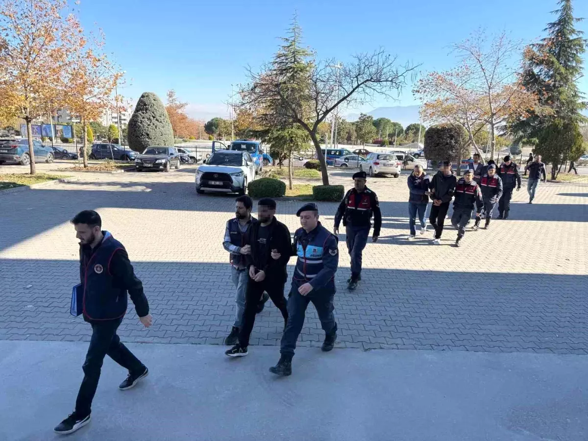 Ülke Genelinde 150 Milyon Liralık Hırsızlık Yapan Kasa Çetesi Çökertildi Ülke Genelinde 150 Milyon Liralık Hırsızlık Yapan Kasa Çetesi Çökertildi