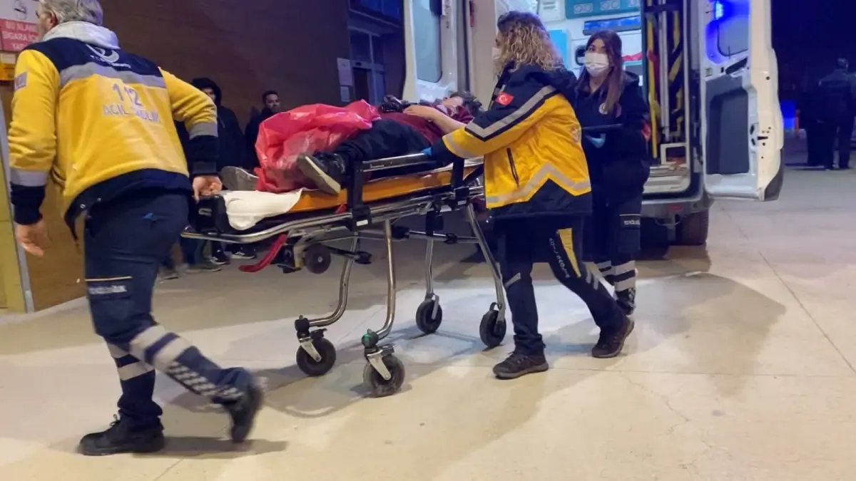 İnegöl’de Tekel Bayisine Silahlı Saldırı: 2 Kişi Yaralandı