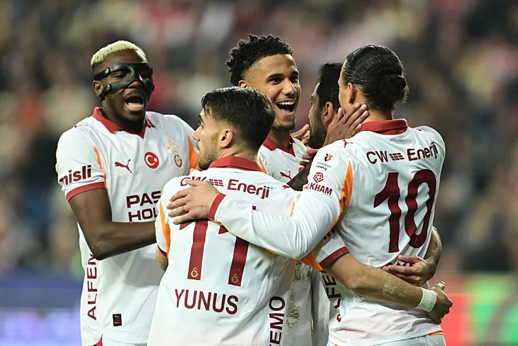 Galatasaray, Orta Sahaya Takviye İçin Kolları Sıvadı