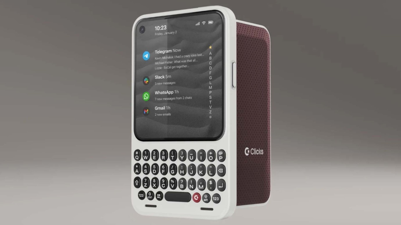 Clicks Communicator Tanıtıldı: Fiziksel Klavyeli Telefon Geri Döndü Clicks Communicator Tanıtıldı: Fiziksel Klavyeli Telefon Geri Döndü
