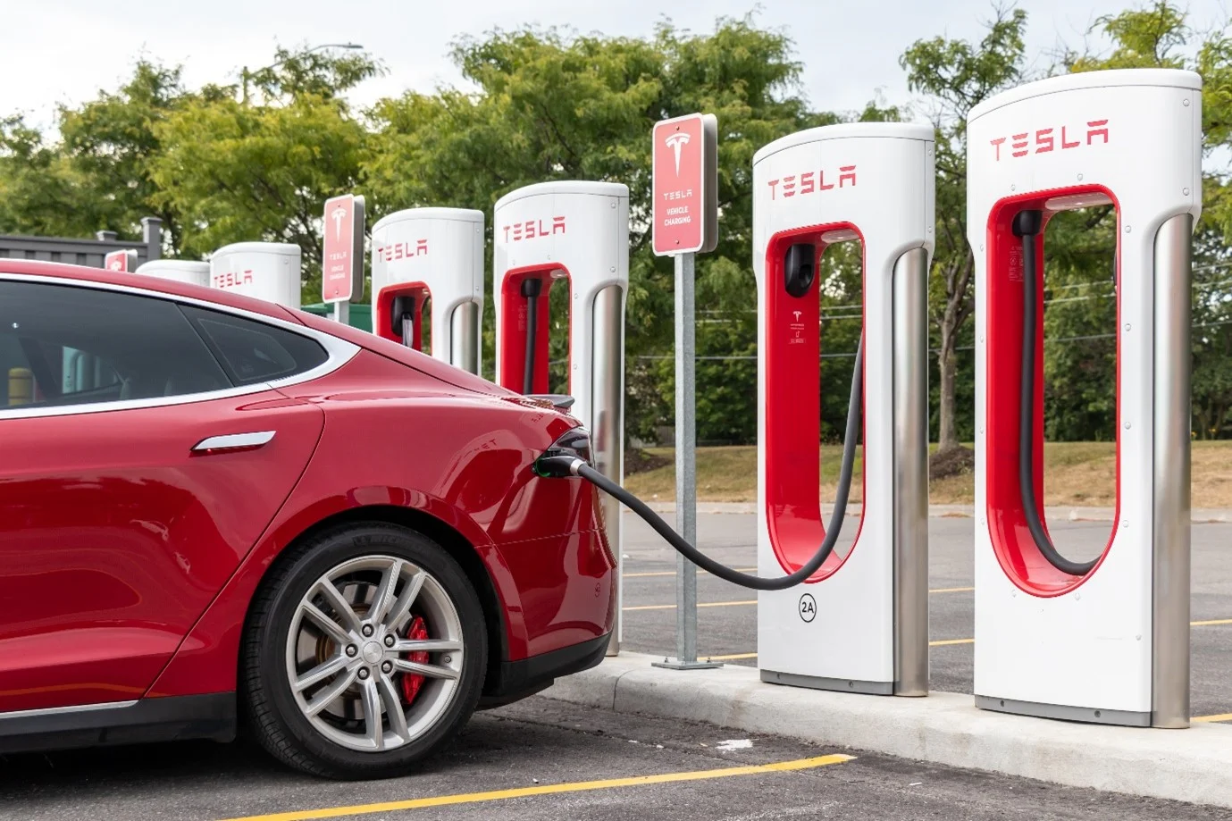 Tesla, Afyonkarahisar’da Supercharger İstasyonu Açtı: 12 Yeni Ünite Hizmete Girdi